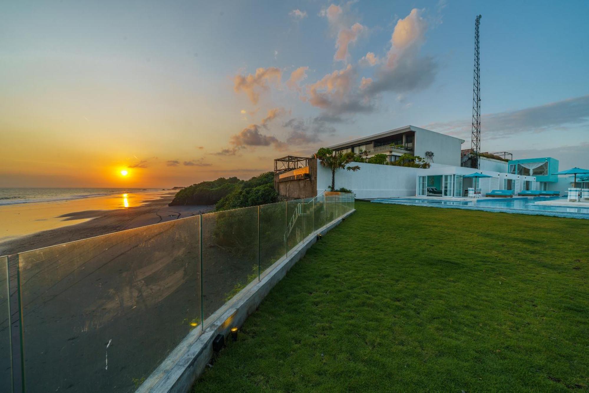 Abian Kapas Beach House Selemadeg Extérieur photo